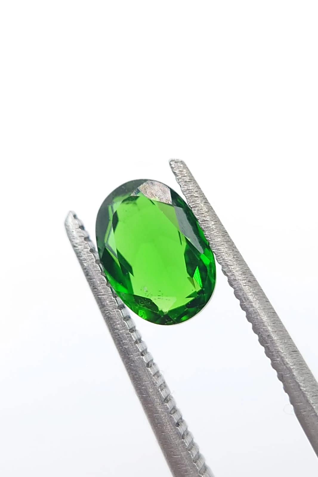 0.8ct Natural Green Chrome Diopside Oval Cut Loose Gemstone From Pakistan — view 3